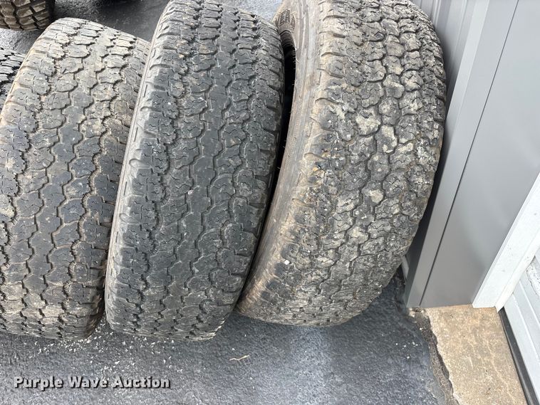 image for item EO4476 Tires