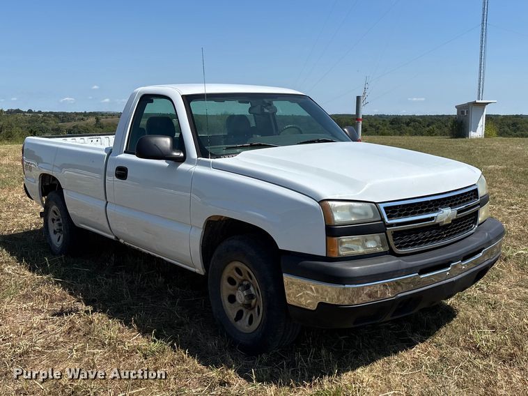 image for item EO4485 2006 Chevrolet Silverado 1500 pickup truck
