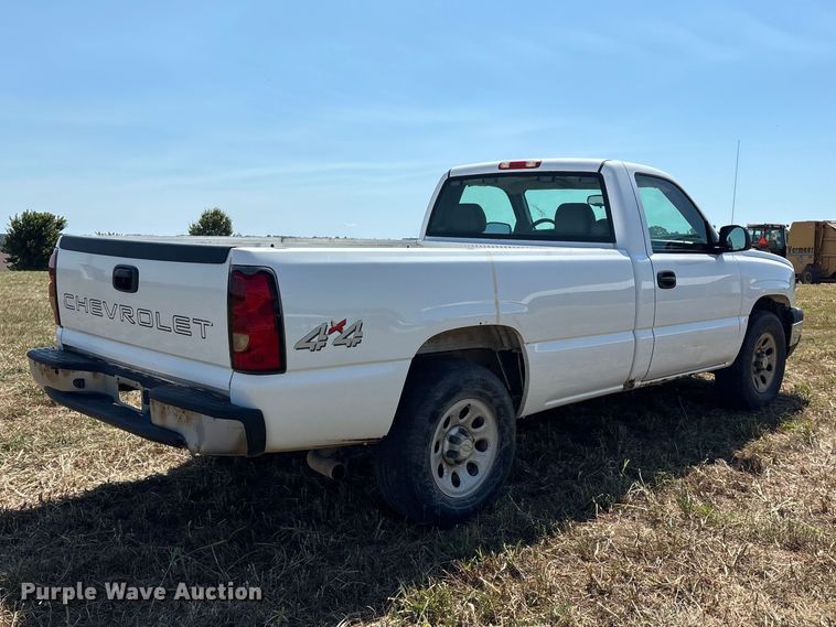 image for item EO4485 2006 Chevrolet Silverado 1500 pickup truck