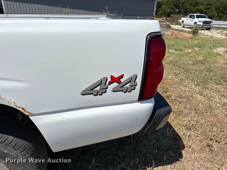image for item EO4485 2006 Chevrolet Silverado 1500 pickup truck