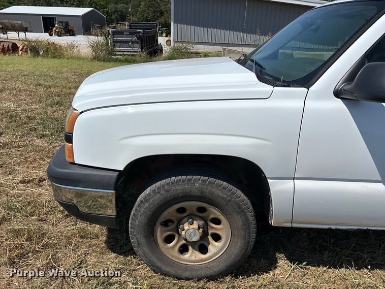 image for item EO4485 2006 Chevrolet Silverado 1500 pickup truck