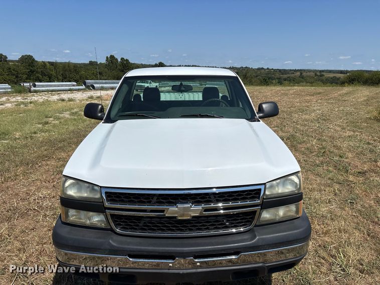 image for item EO4485 2006 Chevrolet Silverado 1500 pickup truck