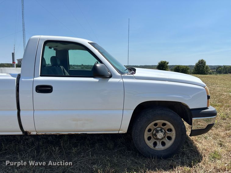 image for item EO4485 2006 Chevrolet Silverado 1500 pickup truck