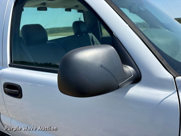 image for item EO4485 2006 Chevrolet Silverado 1500 pickup truck