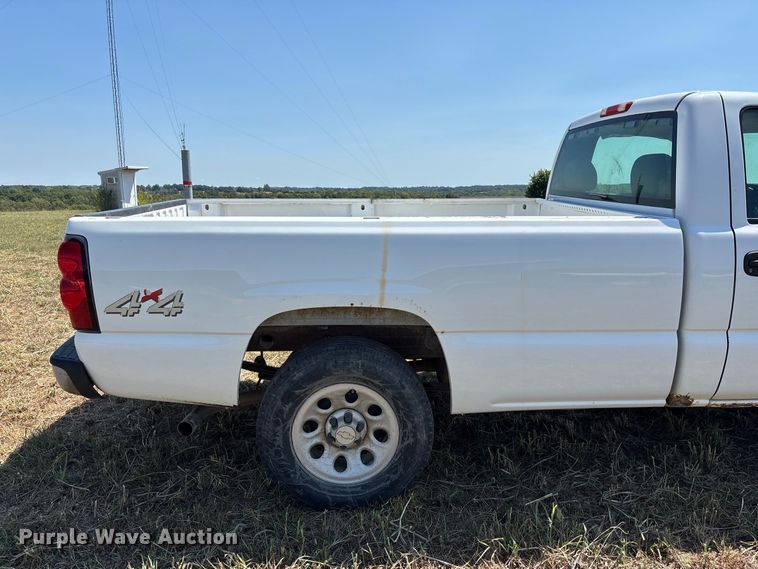 image for item EO4485 2006 Chevrolet Silverado 1500 pickup truck