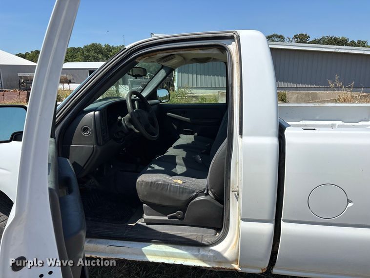 image for item EO4485 2006 Chevrolet Silverado 1500 pickup truck