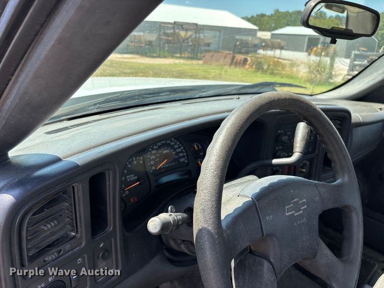 image for item EO4485 2006 Chevrolet Silverado 1500 pickup truck