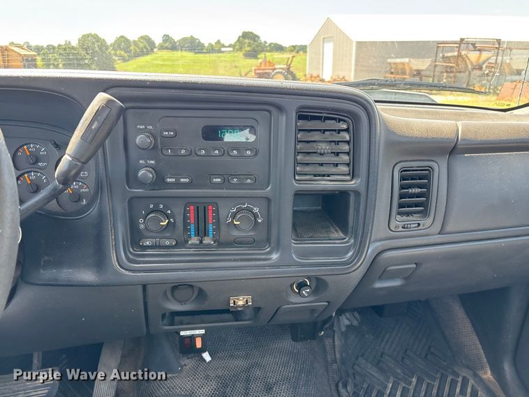 image for item EO4485 2006 Chevrolet Silverado 1500 pickup truck
