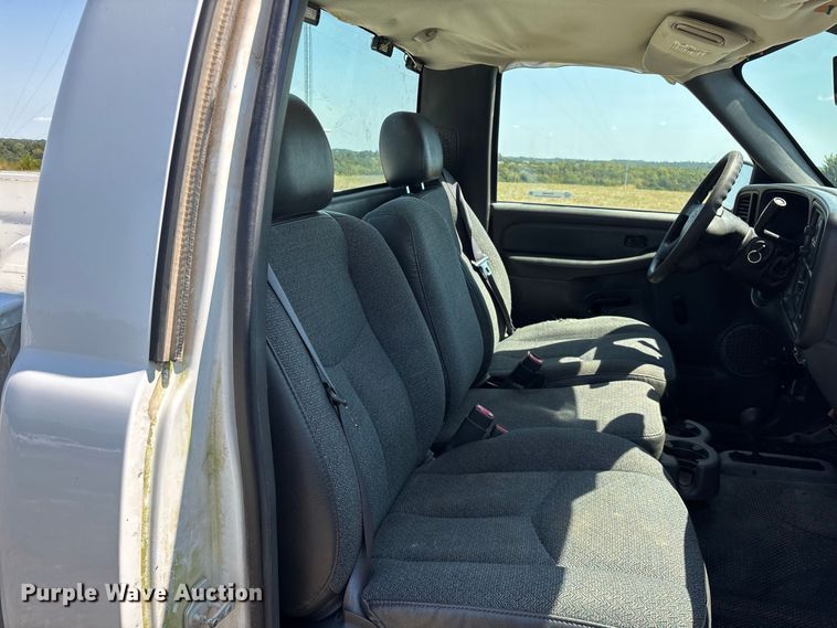 image for item EO4485 2006 Chevrolet Silverado 1500 pickup truck