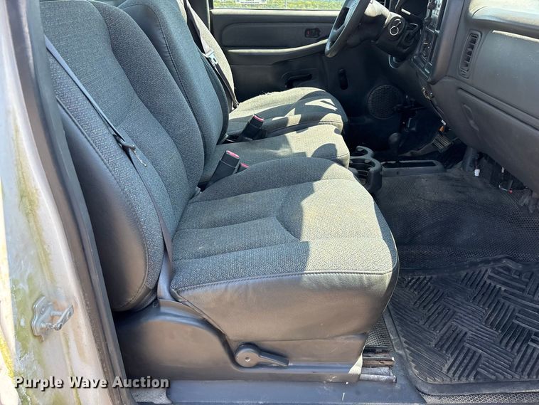 image for item EO4485 2006 Chevrolet Silverado 1500 pickup truck