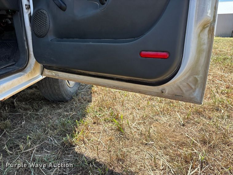 image for item EO4485 2006 Chevrolet Silverado 1500 pickup truck