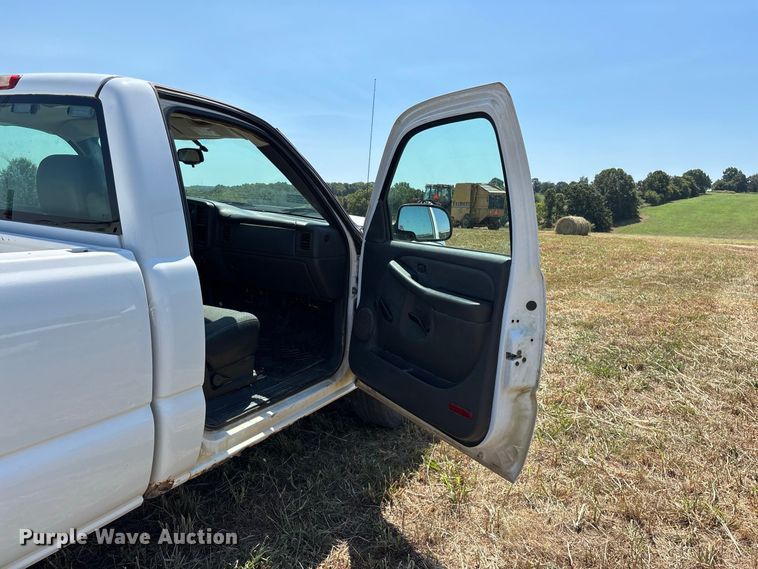 image for item EO4485 2006 Chevrolet Silverado 1500 pickup truck