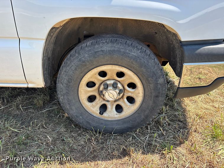 image for item EO4485 2006 Chevrolet Silverado 1500 pickup truck