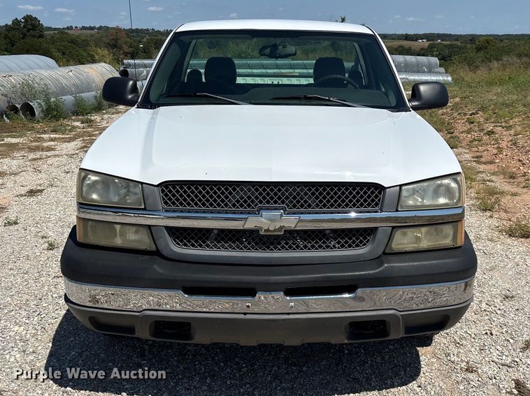 image for item EO4486 2004 Chevrolet Silverado 1500 pickup truck