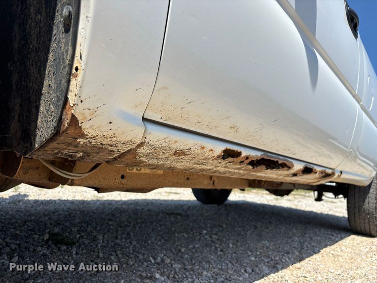 image for item EO4486 2004 Chevrolet Silverado 1500 pickup truck