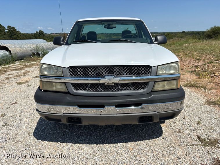 image for item EO4486 2004 Chevrolet Silverado 1500 pickup truck