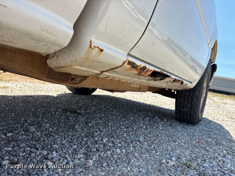 image for item EO4486 2004 Chevrolet Silverado 1500 pickup truck