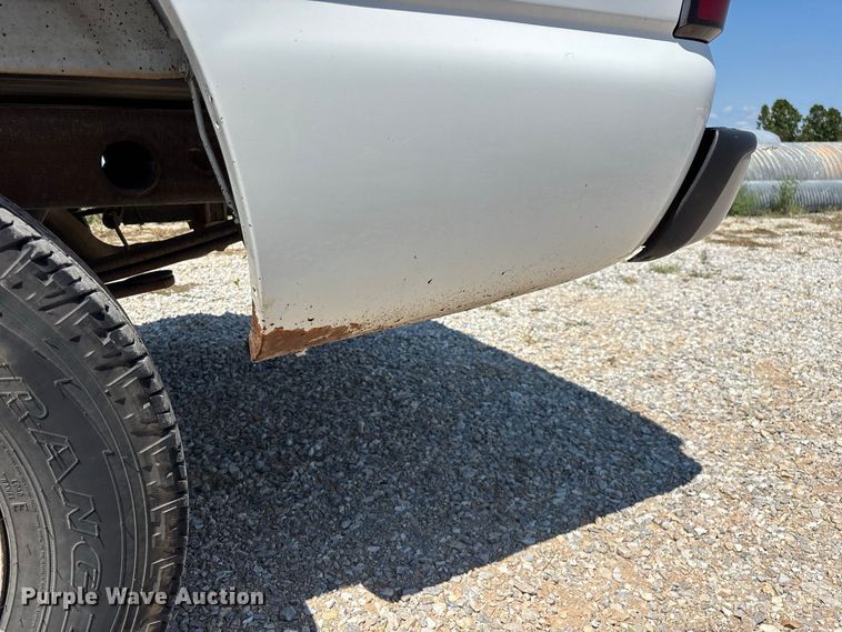 image for item EO4486 2004 Chevrolet Silverado 1500 pickup truck