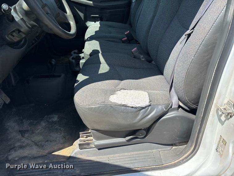 image for item EO4486 2004 Chevrolet Silverado 1500 pickup truck