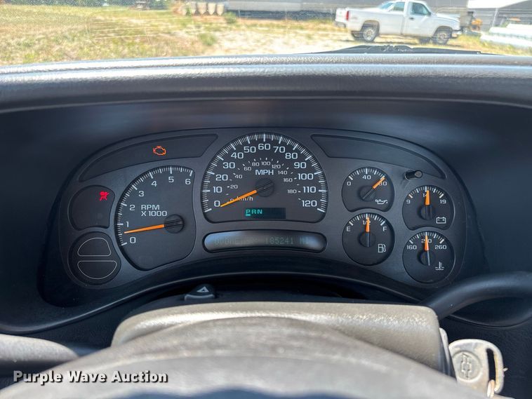 image for item EO4486 2004 Chevrolet Silverado 1500 pickup truck