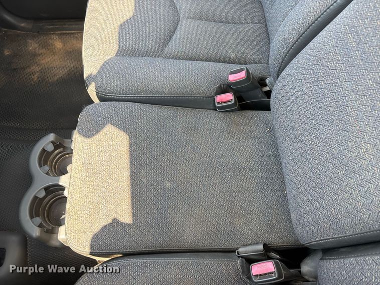 image for item EO4486 2004 Chevrolet Silverado 1500 pickup truck