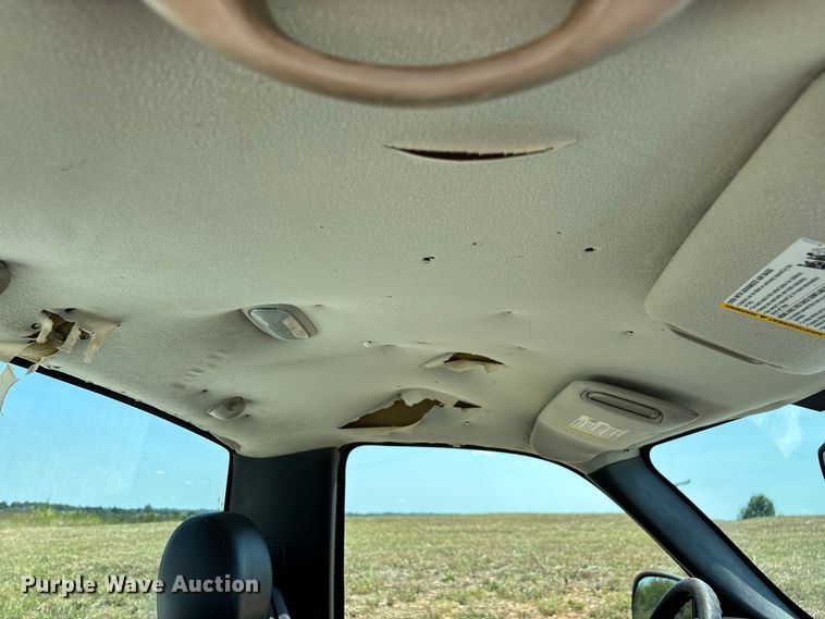 image for item EO4486 2004 Chevrolet Silverado 1500 pickup truck