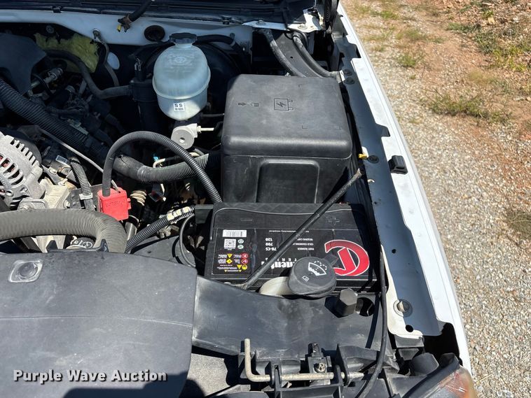image for item EO4486 2004 Chevrolet Silverado 1500 pickup truck