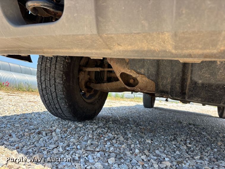 image for item EO4486 2004 Chevrolet Silverado 1500 pickup truck