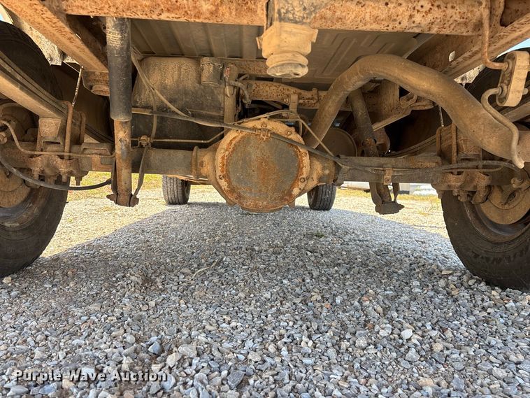 image for item EO4486 2004 Chevrolet Silverado 1500 pickup truck