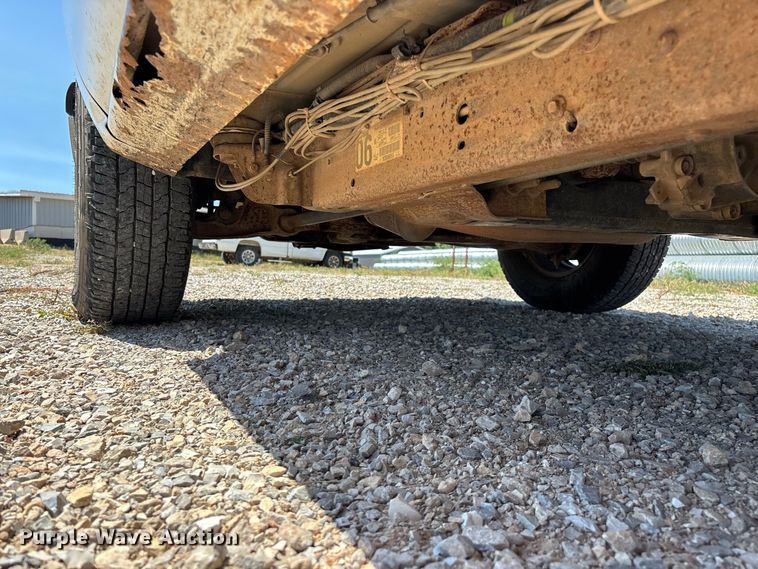image for item EO4486 2004 Chevrolet Silverado 1500 pickup truck