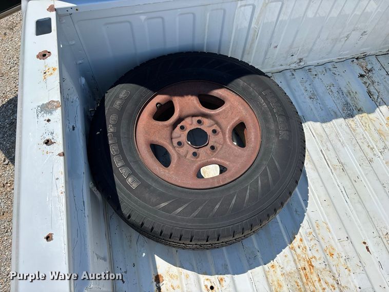 image for item EO4486 2004 Chevrolet Silverado 1500 pickup truck