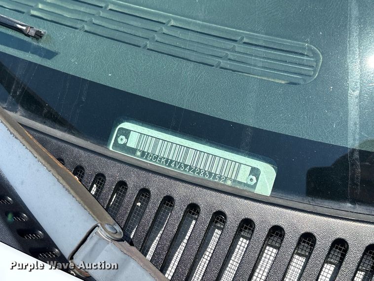 image for item EO4486 2004 Chevrolet Silverado 1500 pickup truck