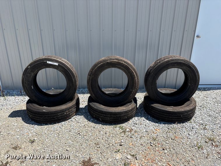 image for item EO4488 (6) Continental Conti Hybrid HS3 225/70R19.5 tires