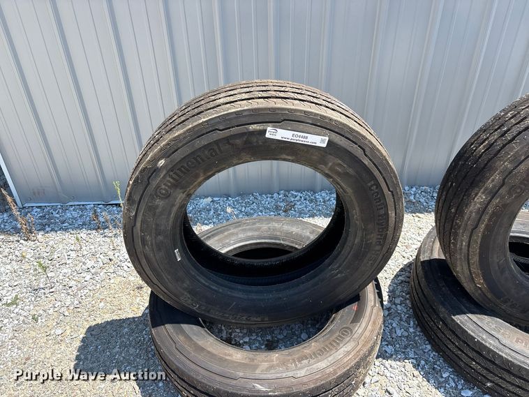 image for item EO4488 (6) Continental Conti Hybrid HS3 225/70R19.5 tires
