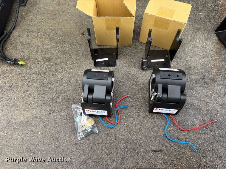 image for item EO8728 Law enforcement equipment