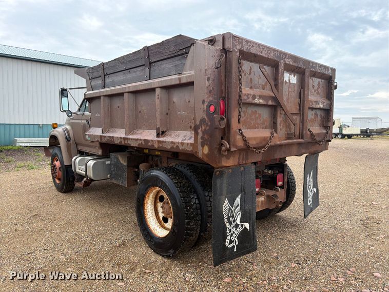 image for item ER1998 1995 Ford F800 dump truck