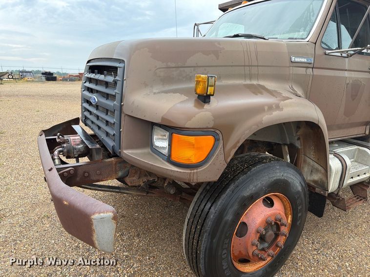 image for item ER1998 1995 Ford F800 dump truck