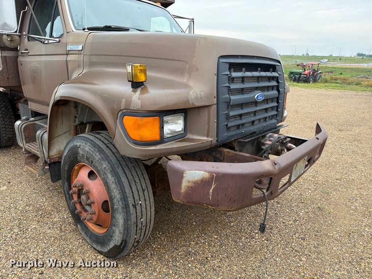 image for item ER1998 1995 Ford F800 dump truck