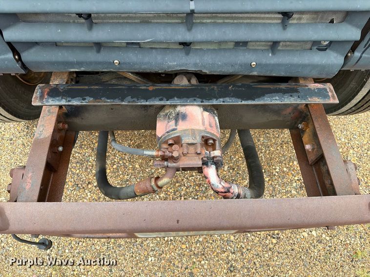 image for item ER1998 1995 Ford F800 dump truck