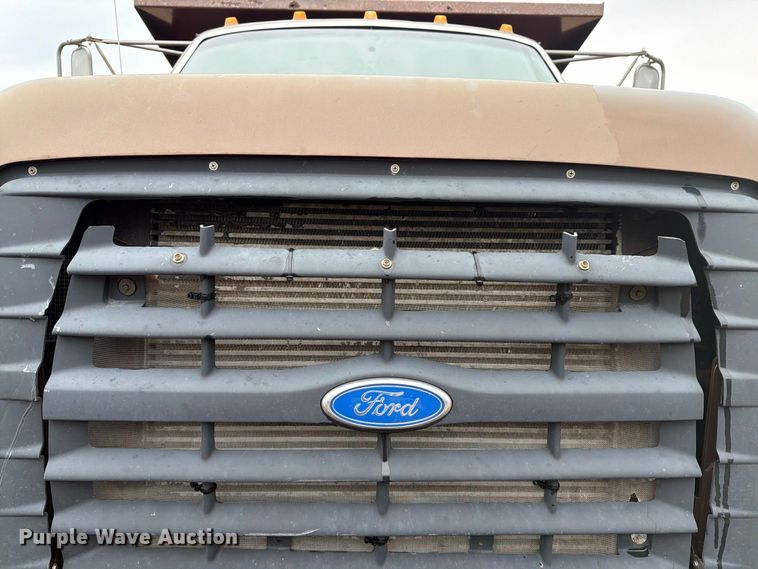 image for item ER1998 1995 Ford F800 dump truck