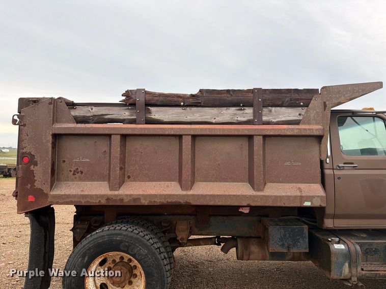 image for item ER1998 1995 Ford F800 dump truck