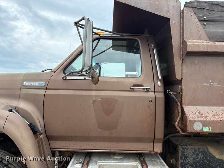 image for item ER1998 1995 Ford F800 dump truck
