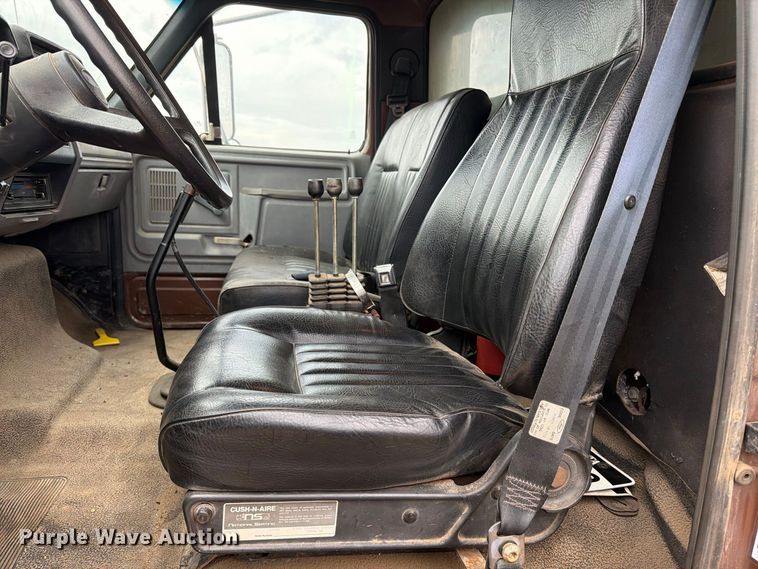 image for item ER1998 1995 Ford F800 dump truck