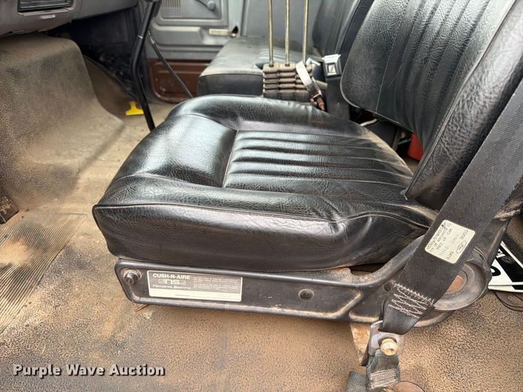 image for item ER1998 1995 Ford F800 dump truck