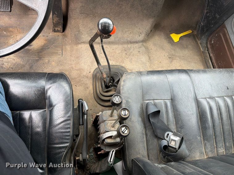 image for item ER1998 1995 Ford F800 dump truck