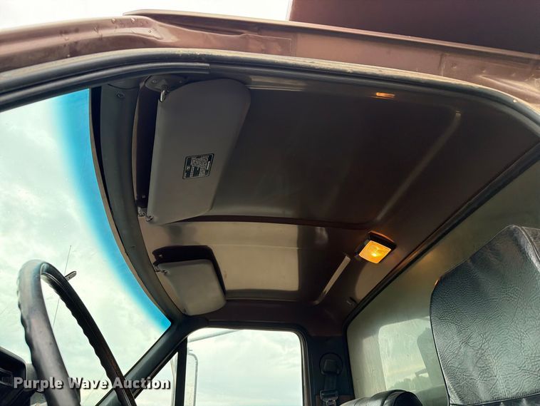 image for item ER1998 1995 Ford F800 dump truck