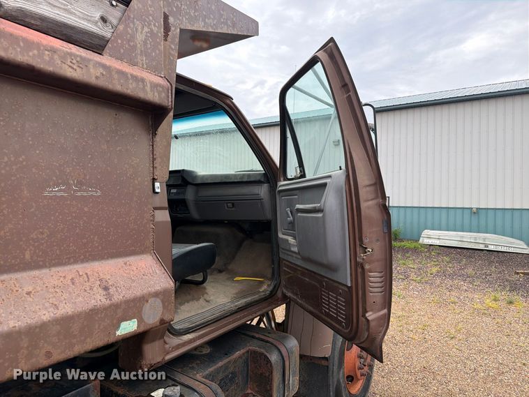 image for item ER1998 1995 Ford F800 dump truck