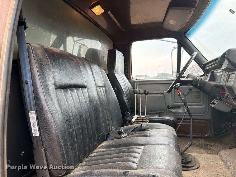 image for item ER1998 1995 Ford F800 dump truck