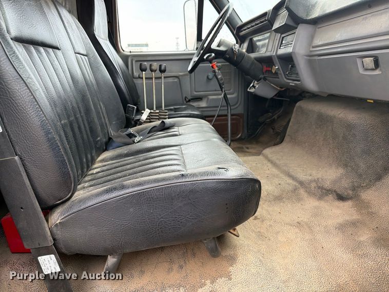 image for item ER1998 1995 Ford F800 dump truck
