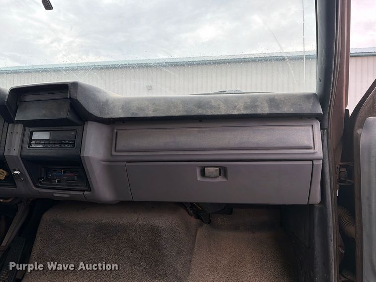 image for item ER1998 1995 Ford F800 dump truck
